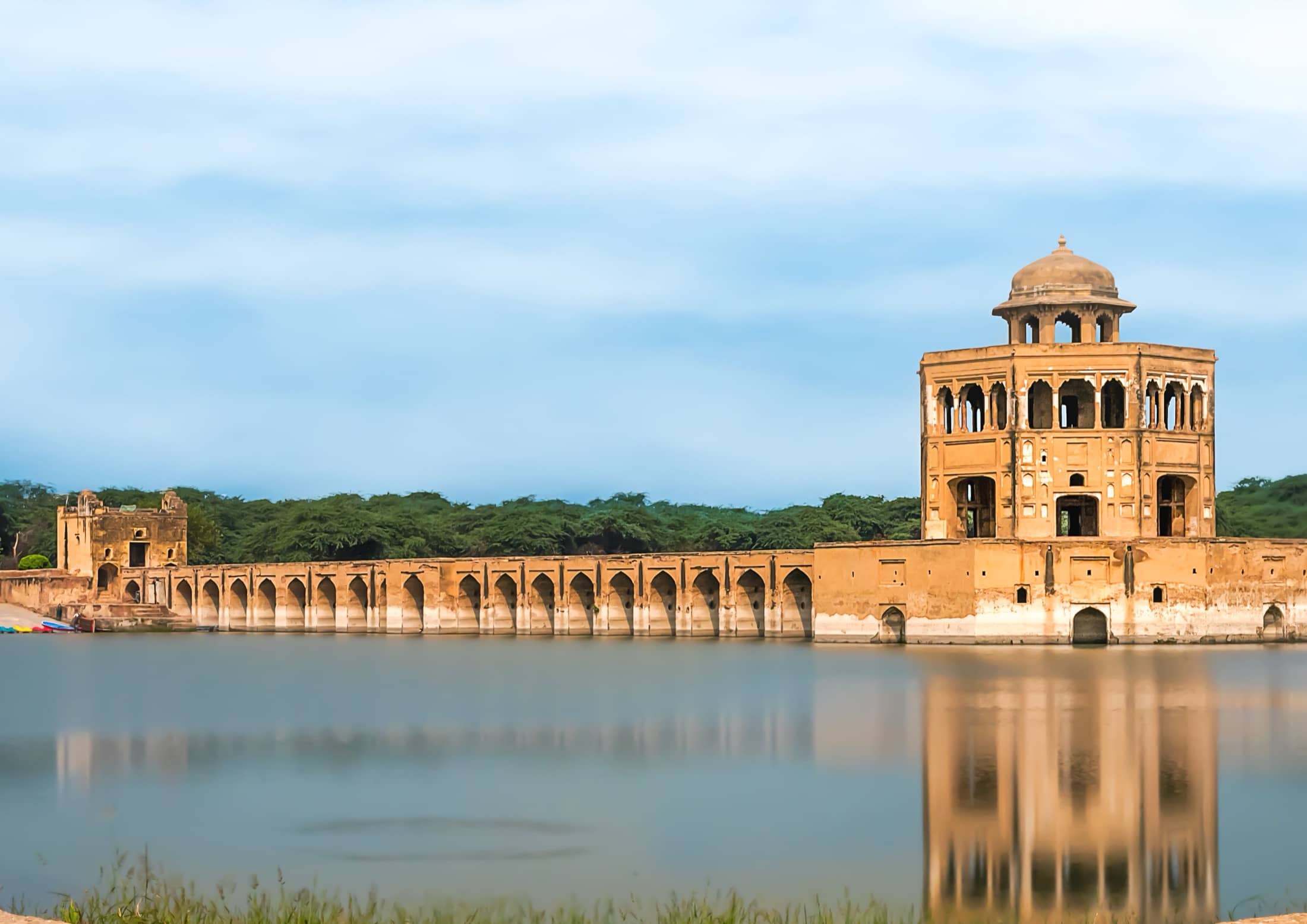 Hiran Minar & Tank