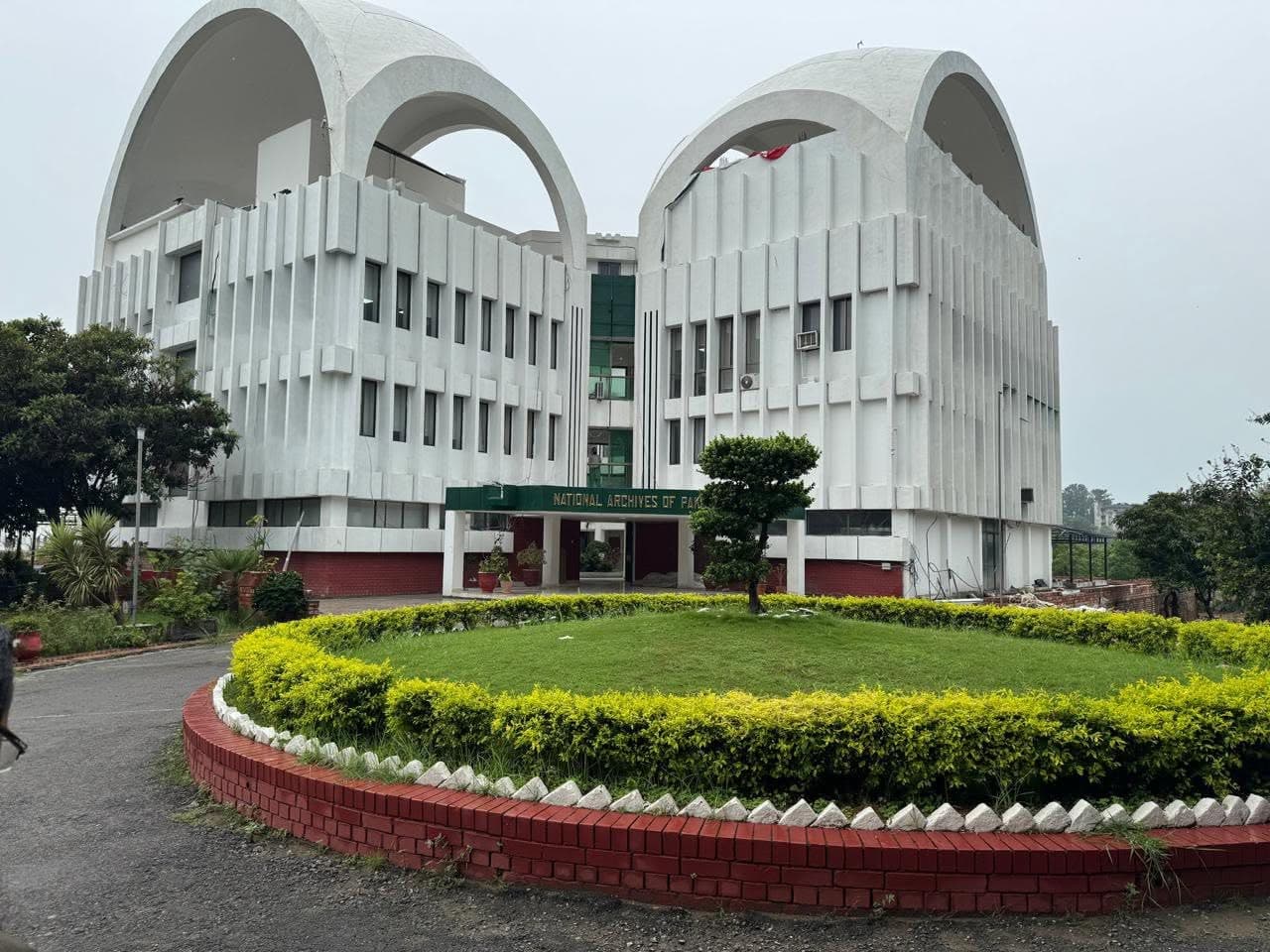 Travelogue: National Archives of Pakistan