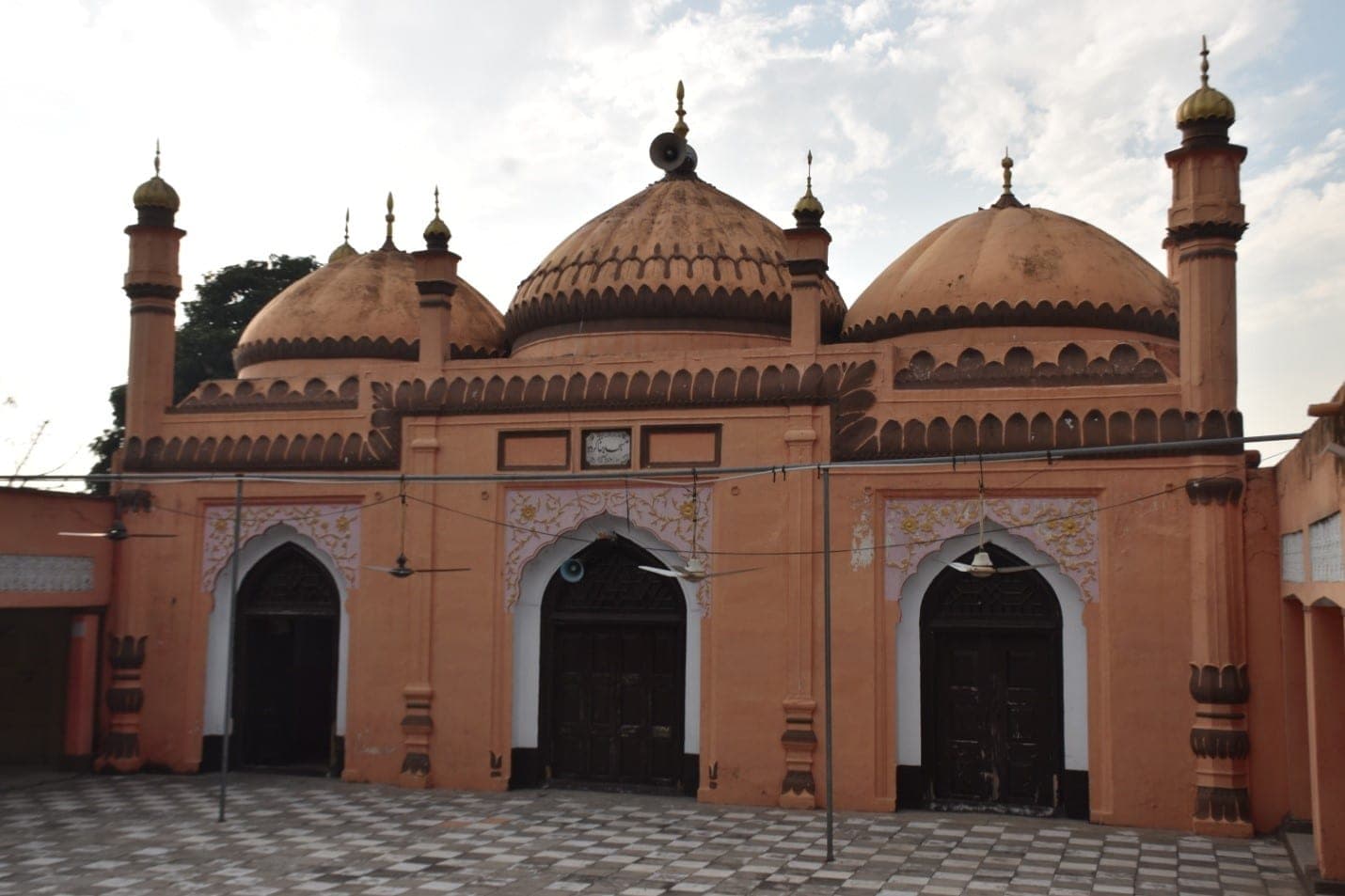 Sir Sahibzada Abdul Qayyum Khan Mosque, Swabi