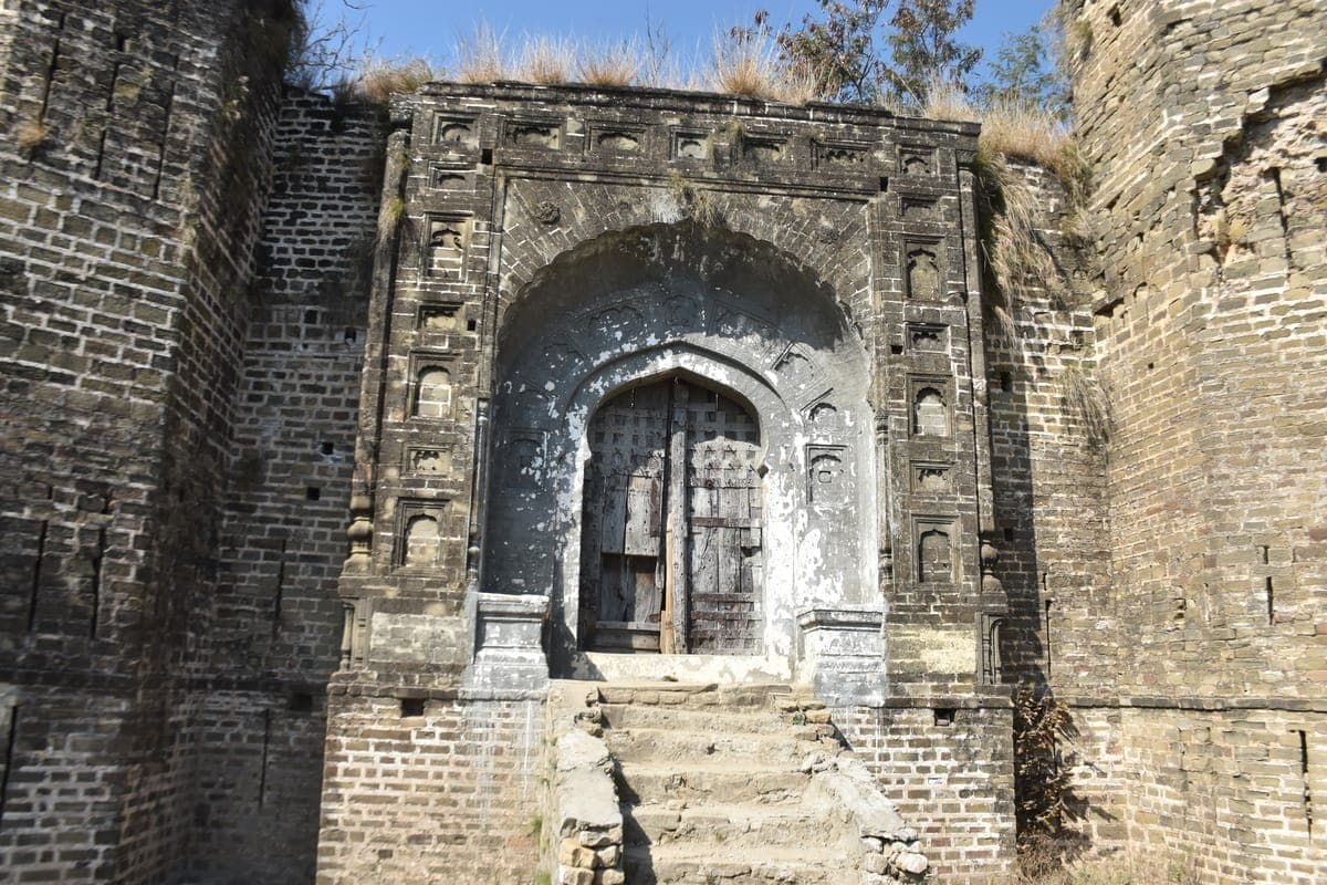 Baghsar Lake & Fort
