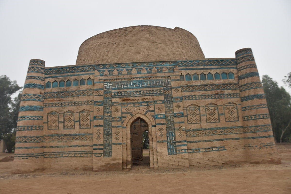 Lal Mahra Sharif Tombs, Dera Ismail Khan