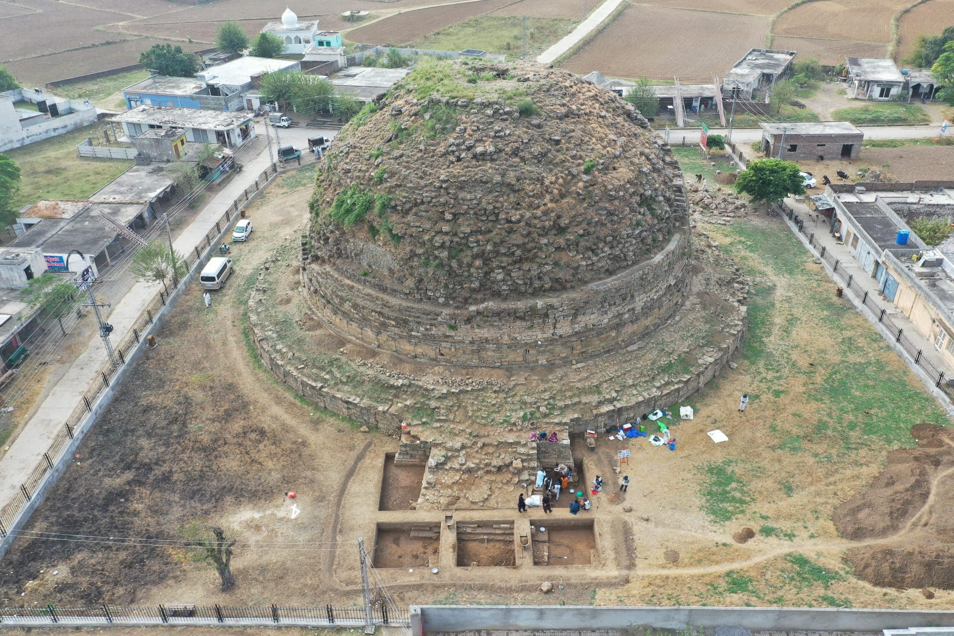 Mankiala Stupa, Rawalpindi