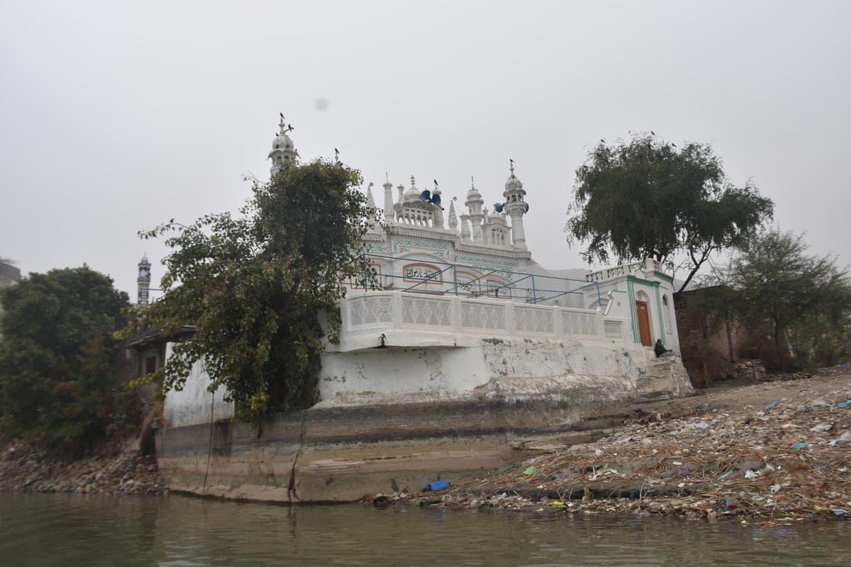 Peer Chan Chiragh Mosque, Kalabagh