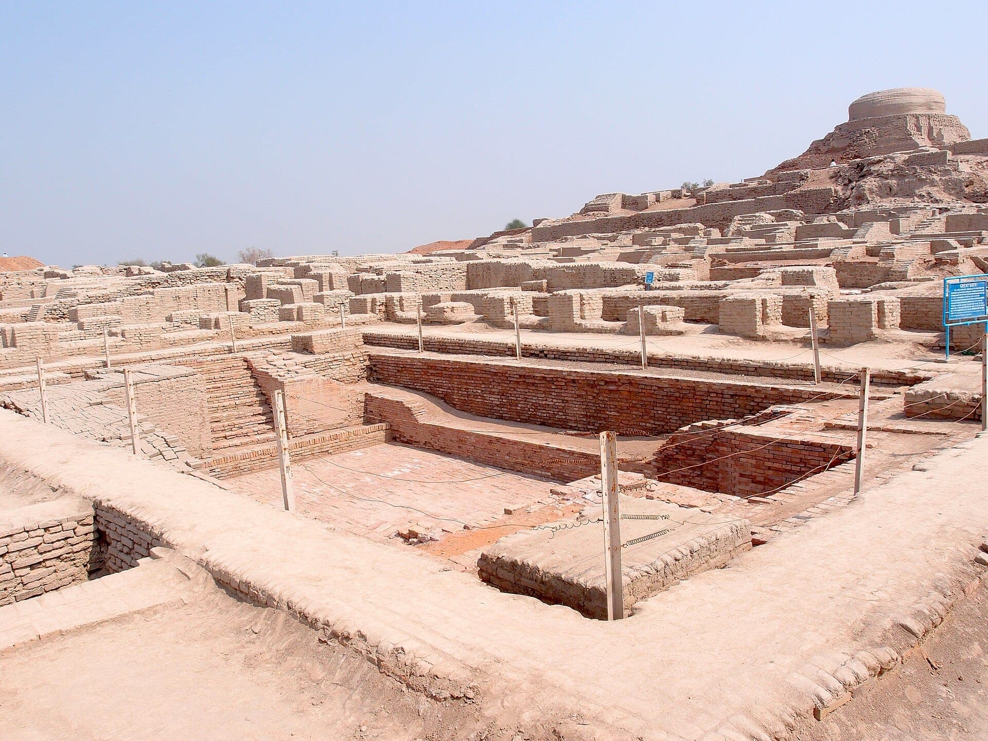 Larkana & Mohenjo-daro