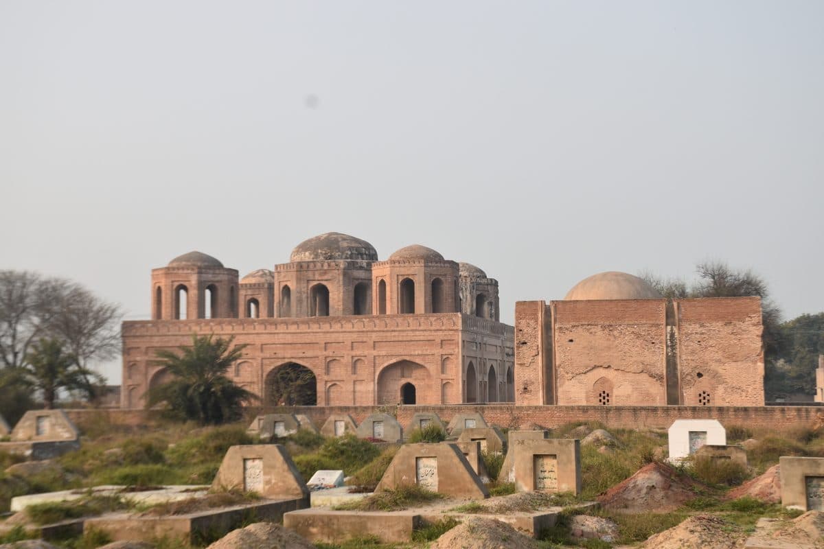 Baoli & Mosque