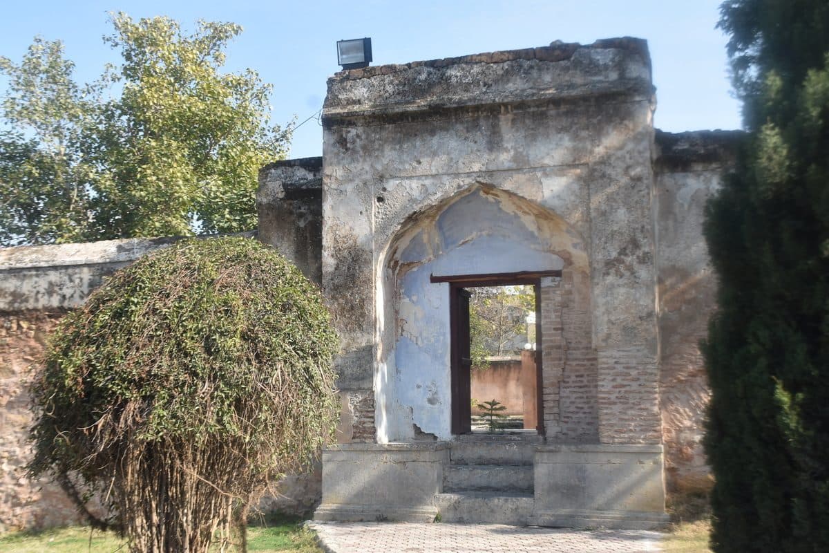 Lala Rukh's Tomb