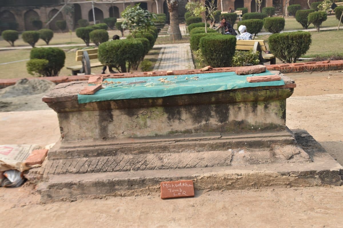 Tomb of Muhabbat Khan