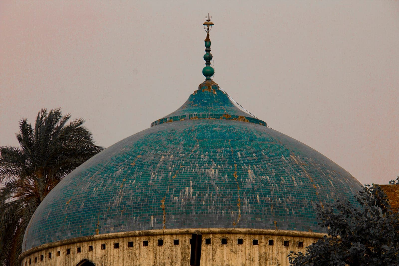 Neela Gumbat Mosque, Lahore