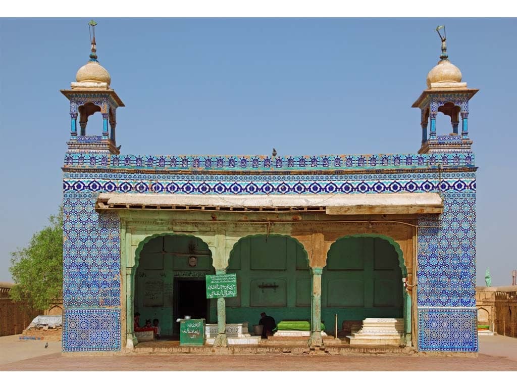 Shrine of Bibi Pak Daman, Multan