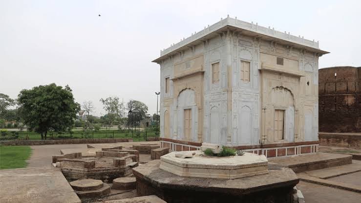 Samadhi of Bhai Vasti Ram Lahore