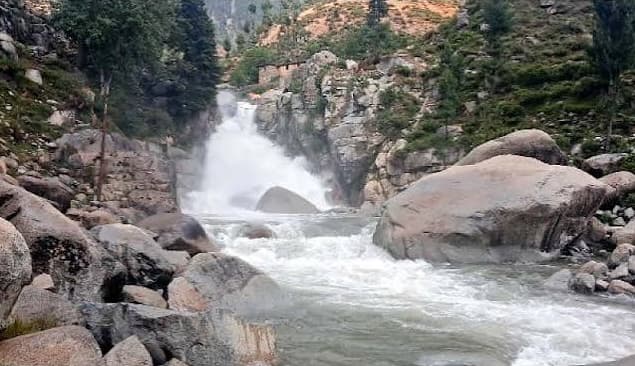 Lamchar Waterfall